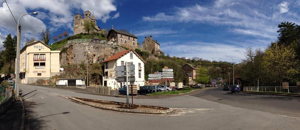 Logis Hotel De La Paix Saint-Nectaire Exteriör bild